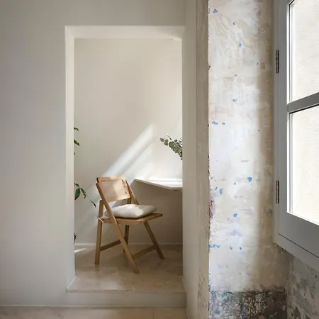 Number 73 Apartment *
