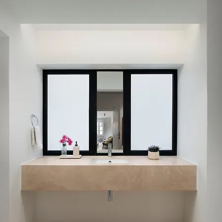 Apartament Number 73