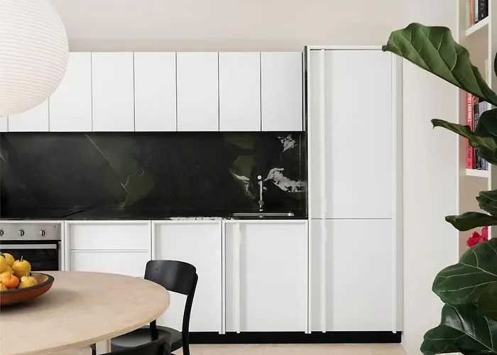 Apartman Number 73 *